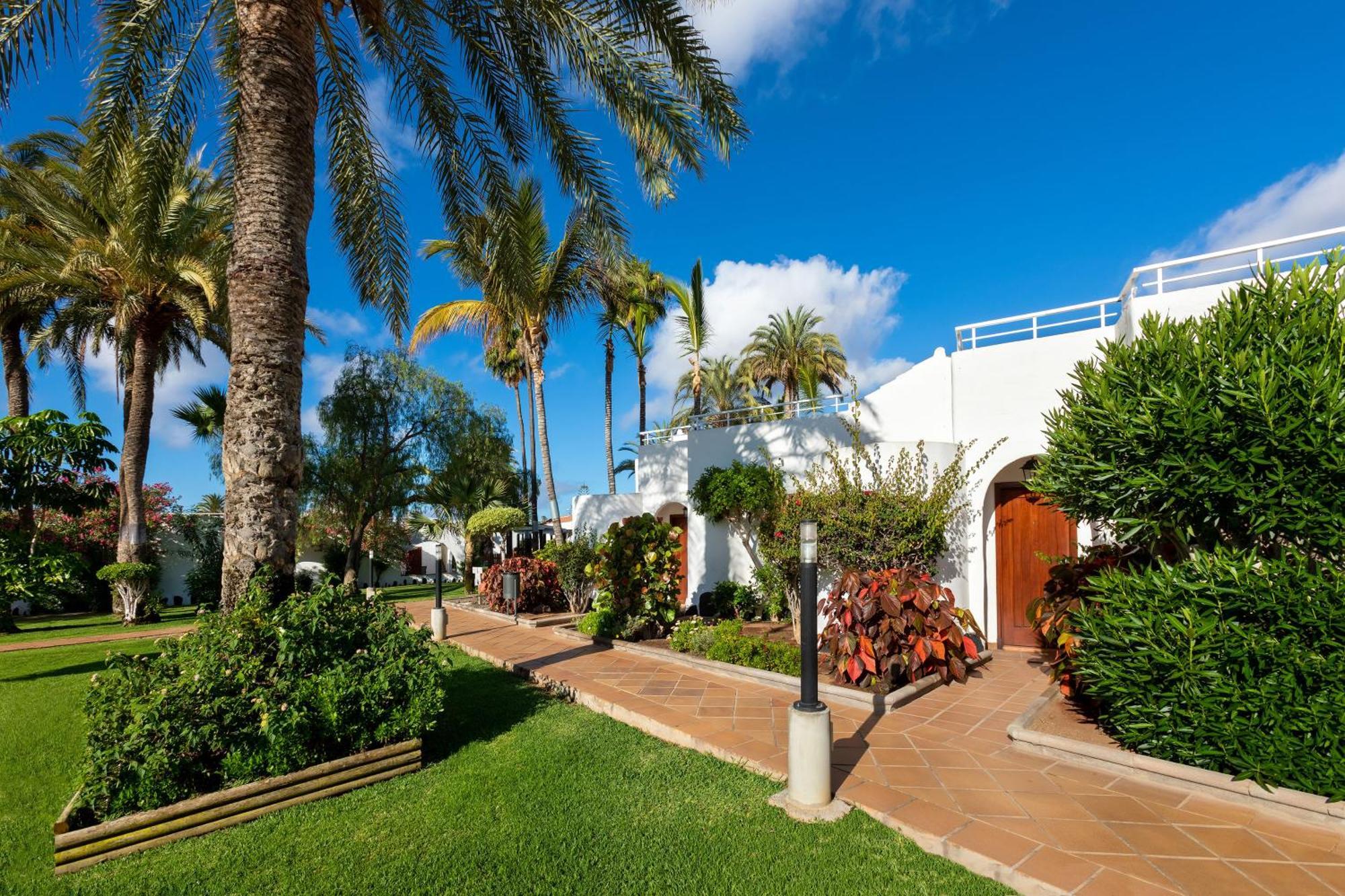 Melia Valencia Hotel Exterior photo